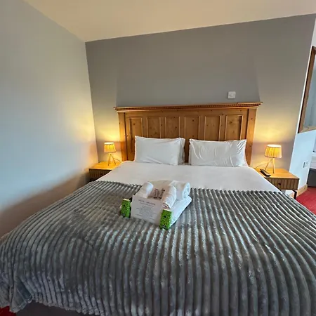 Dingle Marina Lodge-3